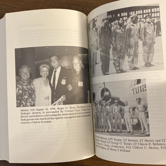 SIGNED 4th Edition The Tuskegee Airmen The Men Who Changed A Nation (paperback) - Picture 5 of 8